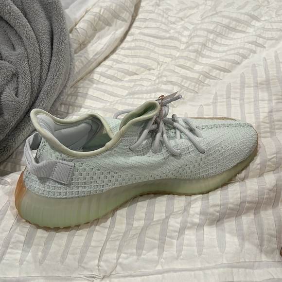 NWT Adidas Yeezy Boost 350 V2 Hyperspace - Picture 7 of 9